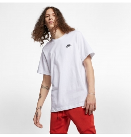 Camiseta Nike Club